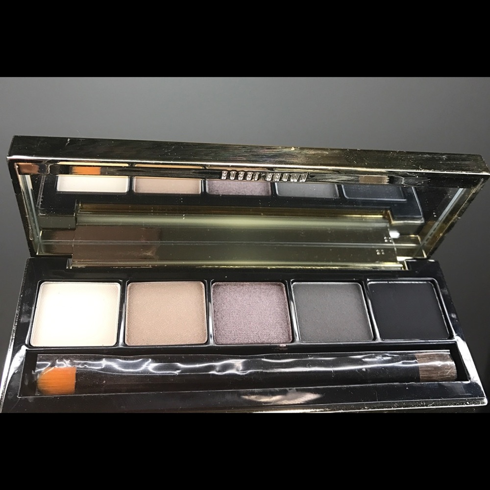 Stunning smoky eye palette